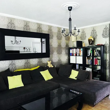 Center Cosy Flat