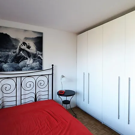 Center Cosy Flat